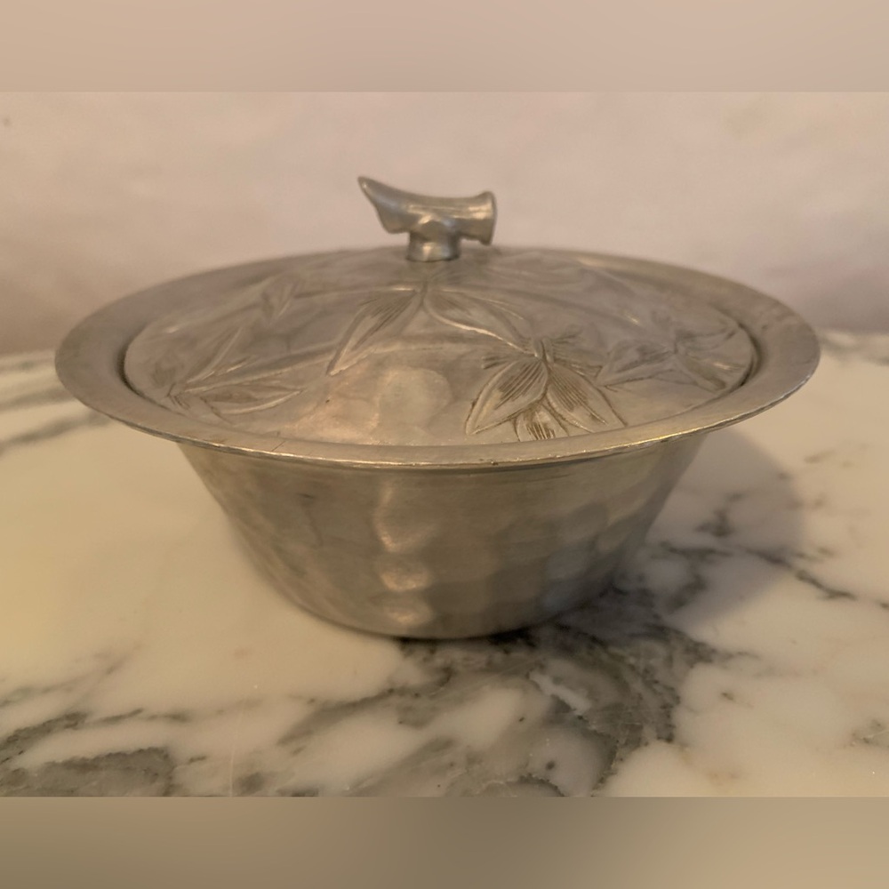 Vintage Everlast Forged Aluminum Silent Butler- Bamboo Pea Vine Motif